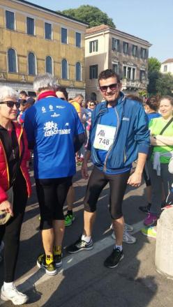 Pettenon Cosmetics prosegue la corsa di solidarietà a favore delle donne vittime di violenza: l’AD Federico Pegorin runner alla Padova Marathon per Casa Viola